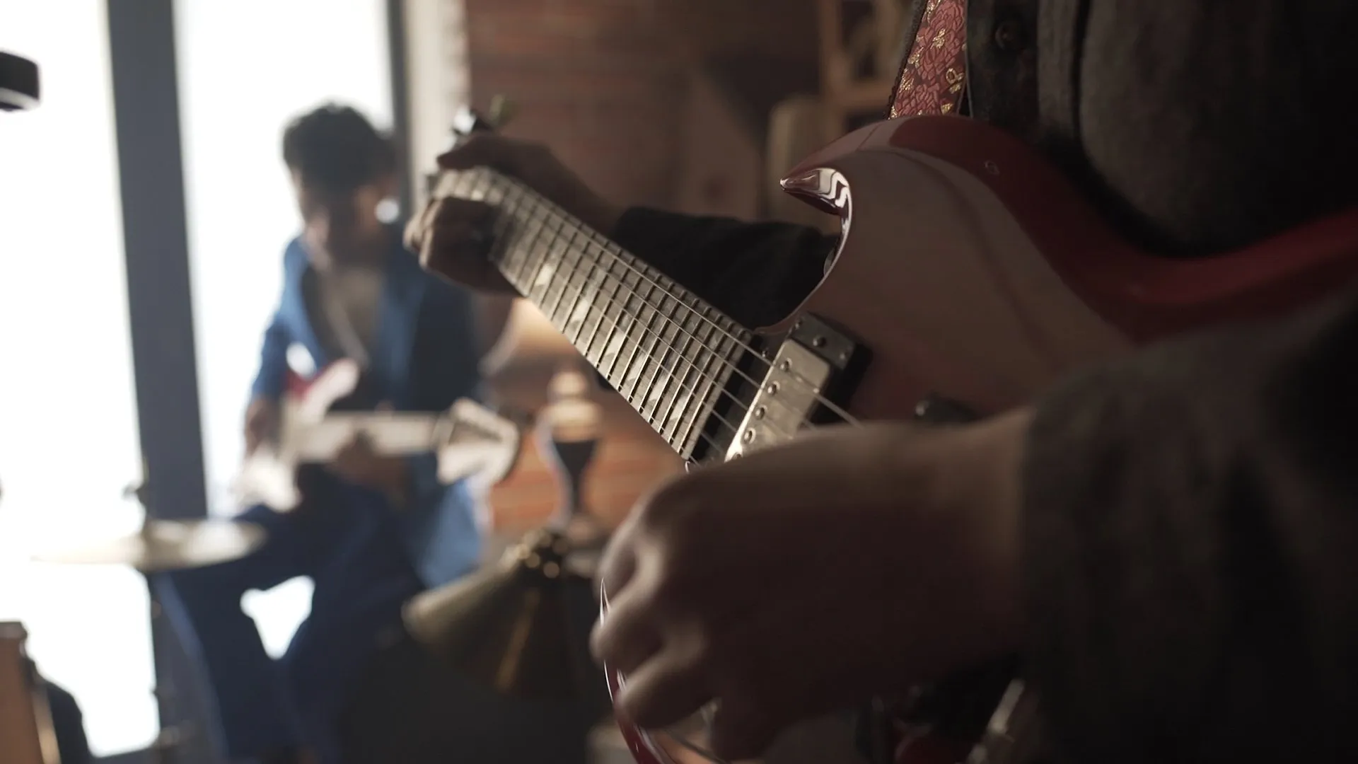 Fotograma 3 de 8 de Naufragios, lyric video — Dylan Thomas.